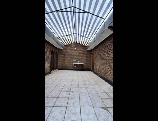 5 BEDROOM HOUSE FOR SALE IN MEYERHOF